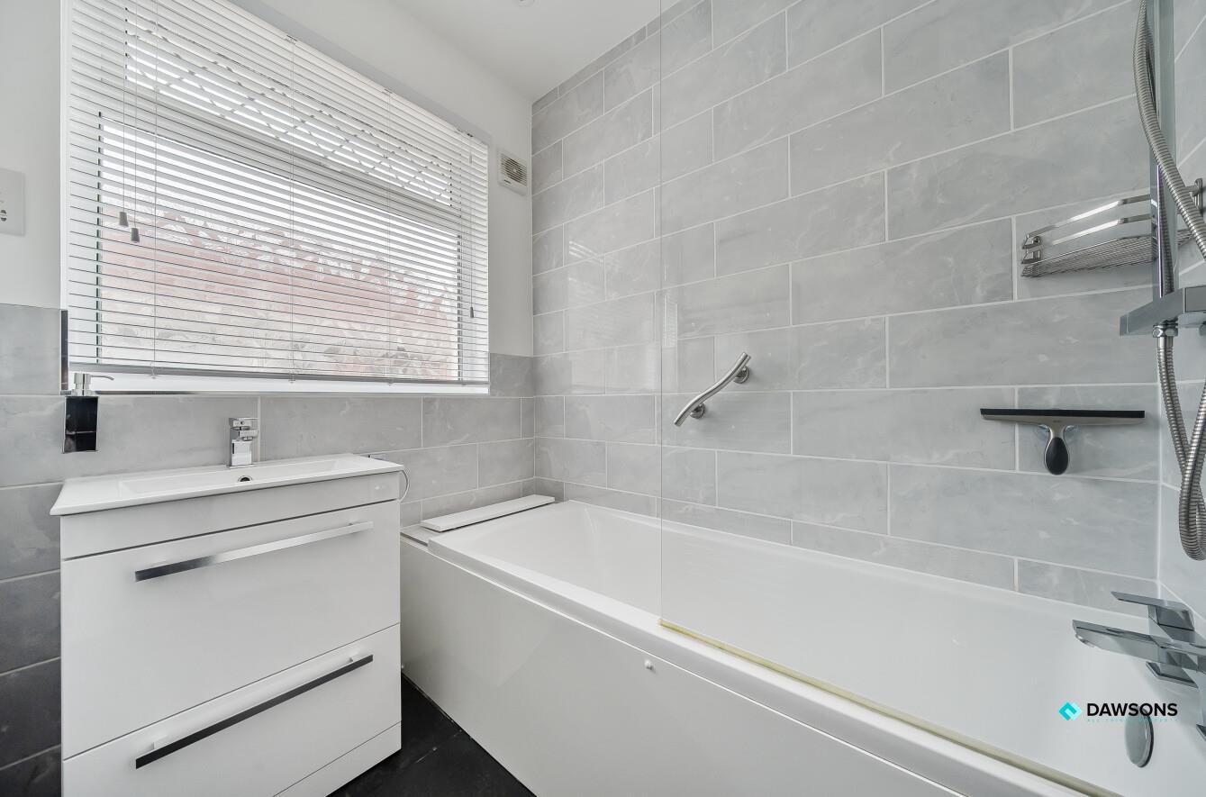 Moorland Avenue, Newton, Swansea, SA3 4UA
